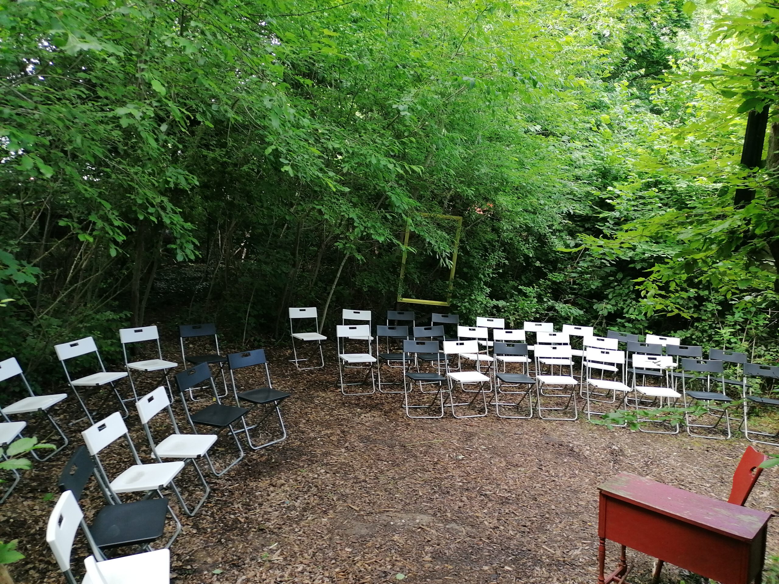 Unsere kleine Bühne im Wald - die Galerie für Musik, Theater und mehr